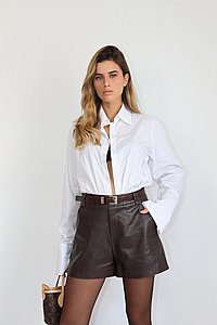 מכנס עור קצר מכנס עור קצר